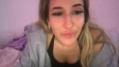 Snapshot of urprincessxox chatting on May 3, 2026, 10:10 am urprincessxox online show from May 3, 2026, 10:10 am