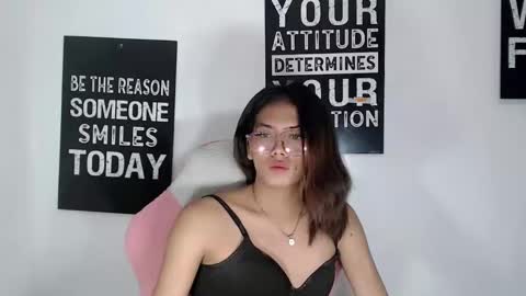 Snapshot of ursexy_diamondcum chatting on March 6, 2026, 9:00 pm RAZ online show from March 6, 2026, 9:00 pm
