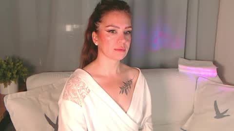 Silvia online show from November 3, 2025, 5:20 am