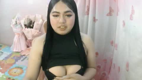 Snapshot of urslut_max chatting on November 16, 2025, 7:47 am maxie online show from November 16, 2025, 7:47 am