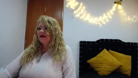 Snapshot of ursulawhite69 chatting on December 7, 2024, 3:14 am Eveling Blanco online show from December 7, 2024, 3:14 am