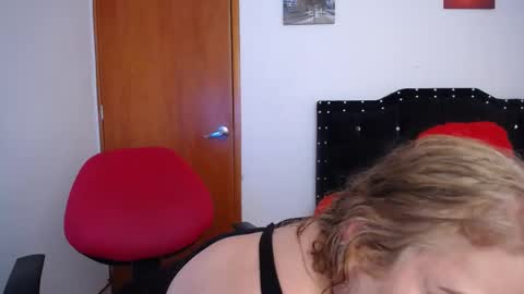 Snapshot of ursulawhite69 chatting on February 23, 2025, 4:35 pm Eveling Blanco online show from February 23, 2025, 4:35 pm