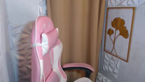 KITTY online show from November 2, 2025, 6:10 pm