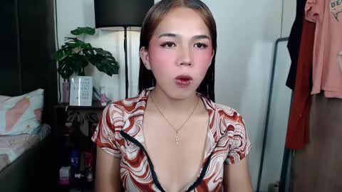CHESCA online show from February 19, 2025, 8:22 am