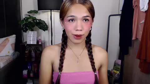 CHESCA online show from February 20, 2025, 3:41 pm