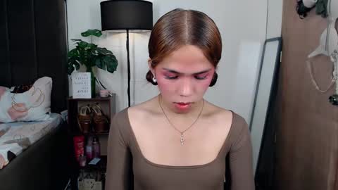 CHESCA online show from February 24, 2025, 6:16 am