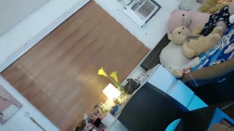 Snapshot of urtransbarbiecum chatting on February 1, 2025, 11:43 am KIM online show from February 1, 2025, 11:43 am