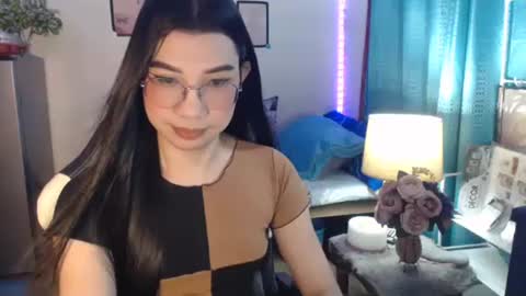 Ashley Kate Mateo Gray online show from December 13, 2024, 4:33 am