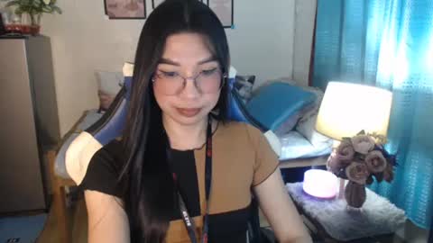 Ashley Kate Mateo Gray online show from February 20, 2025, 10:48 am