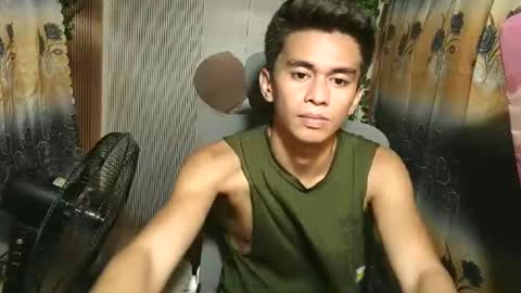 Snapshot of urwild_fuckerxx chatting on May 15, 2026, 8:43 am urwild_fuckerxx online show from May 15, 2026, 8:43 am