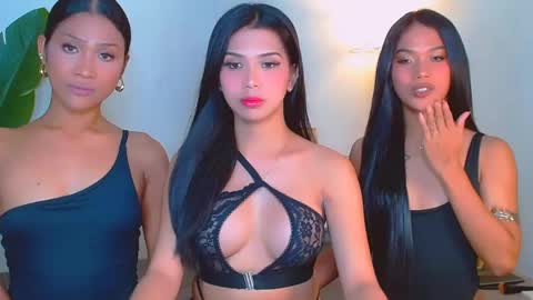 urwildest_margaret online show from April 11, 2026, 11:36 am