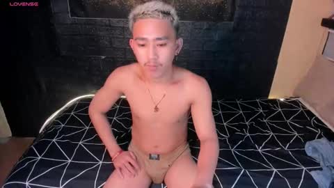 Snapshot of urxxxhotandie chatting on November 16, 2025, 5:29 pm Marco online show from November 16, 2025, 5:29 pm