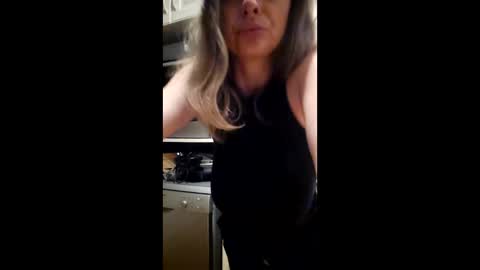 Snapshot of usernameisnottaken22 chatting on May 13, 2026, 5:32 pm mia online show from May 13, 2026, 5:32 pm