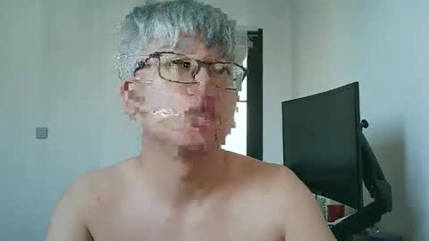 uuuffuu online show from November 9, 2025, 11:58 pm