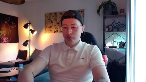 Snapshot of vacation__ chatting on September 23, 2025, 2:31 pm vacation__ online show from September 23, 2025, 2:31 pm