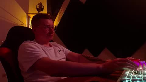 Snapshot of vacation__ chatting on December 3, 2025, 3:54 pm vacation__ online show from December 3, 2025, 3:54 pm