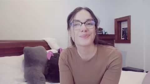 vagelicious online show from December 2, 2025, 3:18 pm