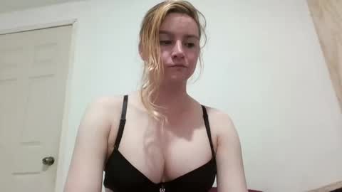 vagimosa online show from September 9, 2025, 3:28 am