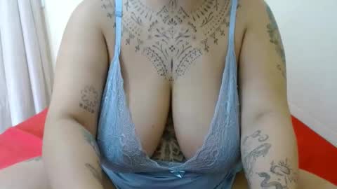 Snapshot of vaholiver chatting on February 17, 2025, 12:48 pm Vah Oliver online show from February 17, 2025, 12:48 pm