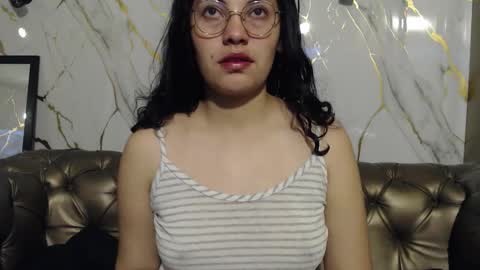 Snapshot of vainilla_cam chatting on October 4, 2025, 2:09 am Vainilla online show from October 4, 2025, 2:09 am