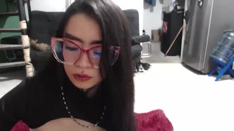 vaiolet online show from October 8, 2025, 4:43 am