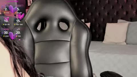 Vaioleth online show from December 13, 2025, 9:09 pm