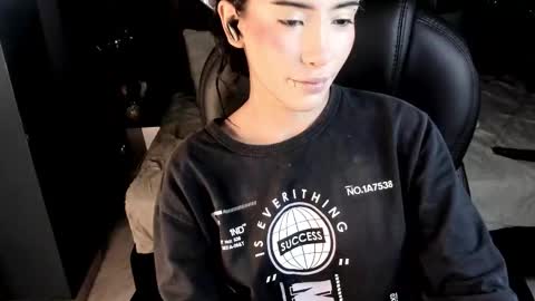 Snapshot of vaiolethsan chatting on January 31, 2026, 8:51 pm Vaioleth online show from January 31, 2026, 8:51 pm