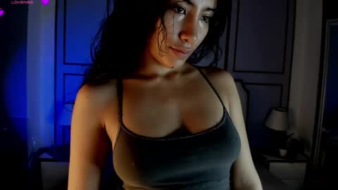 Vaioleth online show from May 25, 2026, 12:33 pm