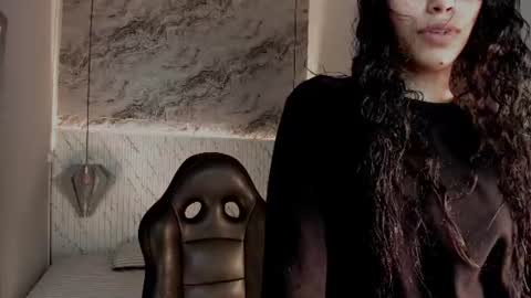 Vaioleth online show from June 27, 2026, 8:03 pm
