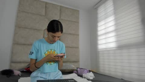 Snapshot of vaiolett_smith chatting on September 25, 2025, 12:53 pm V A I O L E T T S M I T H online show from September 25, 2025, 12:53 pm