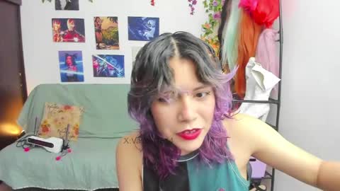 Vaiolet1314 online show from May 20, 2026, 2:51 am