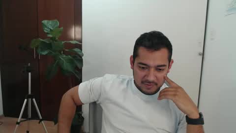 vajkito online show from March 10, 2025, 1:34 am