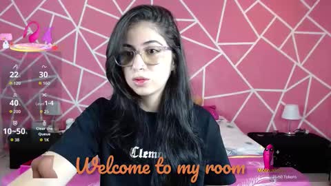 Snapshot of val_angelll chatting on September 16, 2025, 11:33 am valentina online show from September 16, 2025, 11:33 am