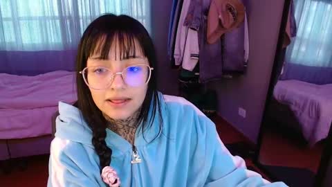 Snapshot of val_azuna chatting on November 21, 2025, 12:37 pm valentina online show from November 21, 2025, 12:37 pm