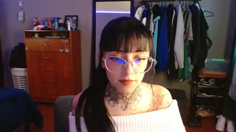 Snapshot of val_azuna chatting on November 27, 2025, 1:46 pm valentina online show from November 27, 2025, 1:46 pm