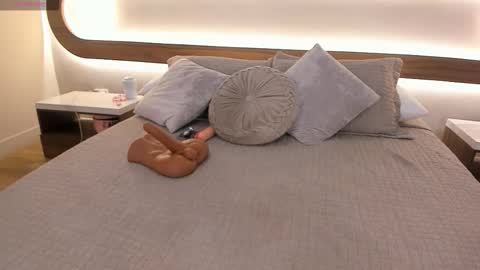 Valentina online show from October 17, 2025, 2:37 am