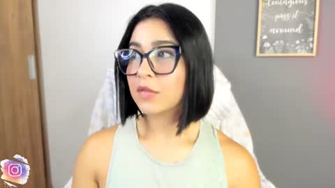 Snapshot of val_varago chatting on June 19, 2026, 1:21 am val_varago online show from June 19, 2026, 1:21 am