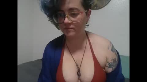 valarieak online show from October 19, 2025, 7:42 am