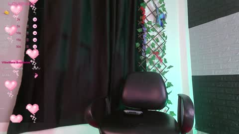 Snapshot of vale_bunny chatting on December 5, 2024, 5:15 am Valery online show from December 5, 2024, 5:15 am