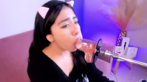 Snapshot of valecute_ chatting on April 30, 2026, 8:37 pm Vale online show from April 30, 2026, 8:37 pm