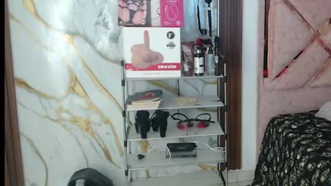 Snapshot of valen_ross7 chatting on May 20, 2026, 6:08 am valen_ross7 online show from May 20, 2026, 6:08 am