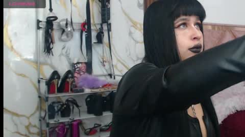 valen_ross7 online show from July 22, 2026, 4:37 am