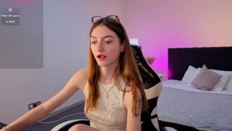 Snapshot of valenora1 chatting on July 16, 2026, 12:11 pm Nora online show from July 16, 2026, 12:11 pm