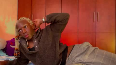 Snapshot of valent1nn chatting on March 4, 2025, 9:54 pm Valentin independent Cam Boy online show from March 4, 2025, 9:54 pm