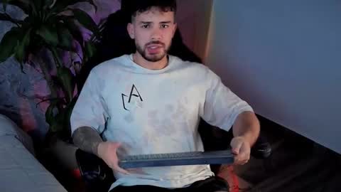 valenthinoking online show from September 23, 2025, 1:08 am