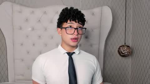 Valentin0 online show from November 3, 2025, 12:28 pm