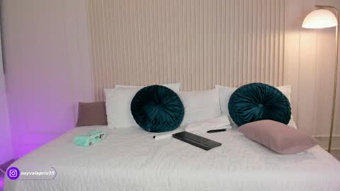 Valentina Torres online show from April 8, 2026, 11:05 pm