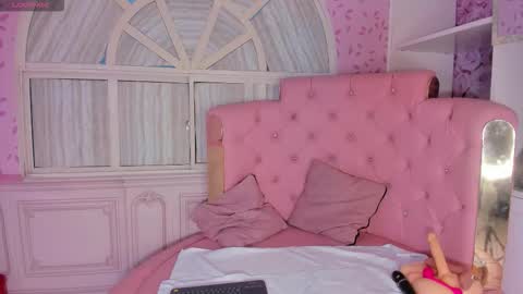 Valentina online show from October 14, 2025, 10:21 pm