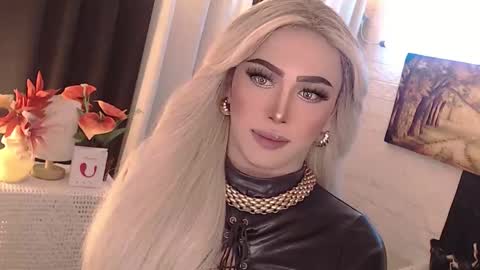 Amanda online show from September 18, 2025, 2:02 am