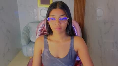 Snapshot of valentina_gomez_s chatting on June 13, 2026, 12:25 pm Valentina online show from June 13, 2026, 12:25 pm